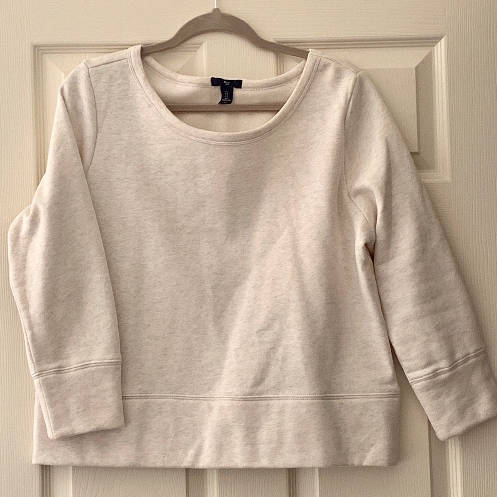 Gap sweater